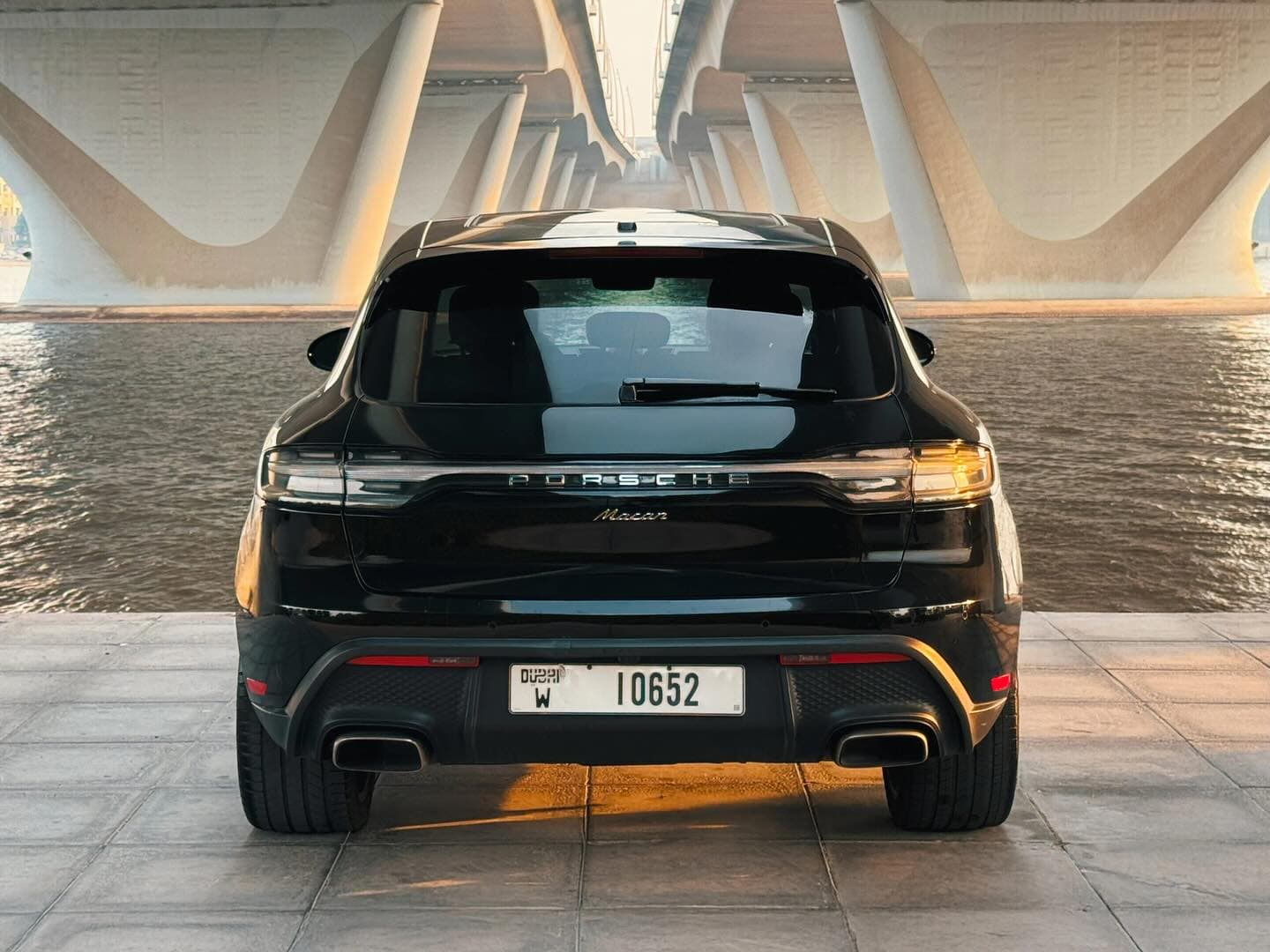 Porsche Macan — alternate angle