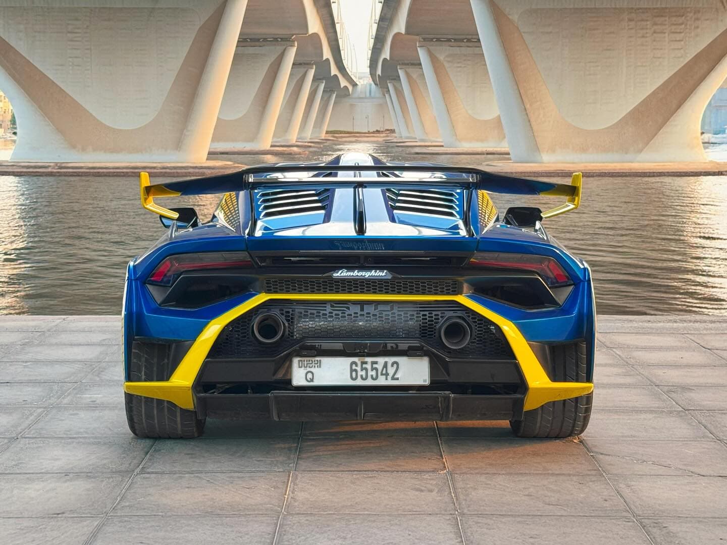 Lamborghini Huracán STO — alternate angle