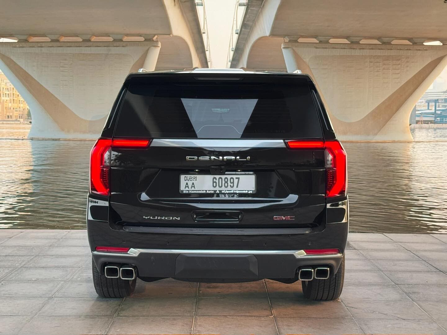 GMC Yukon Denali — alternate angle